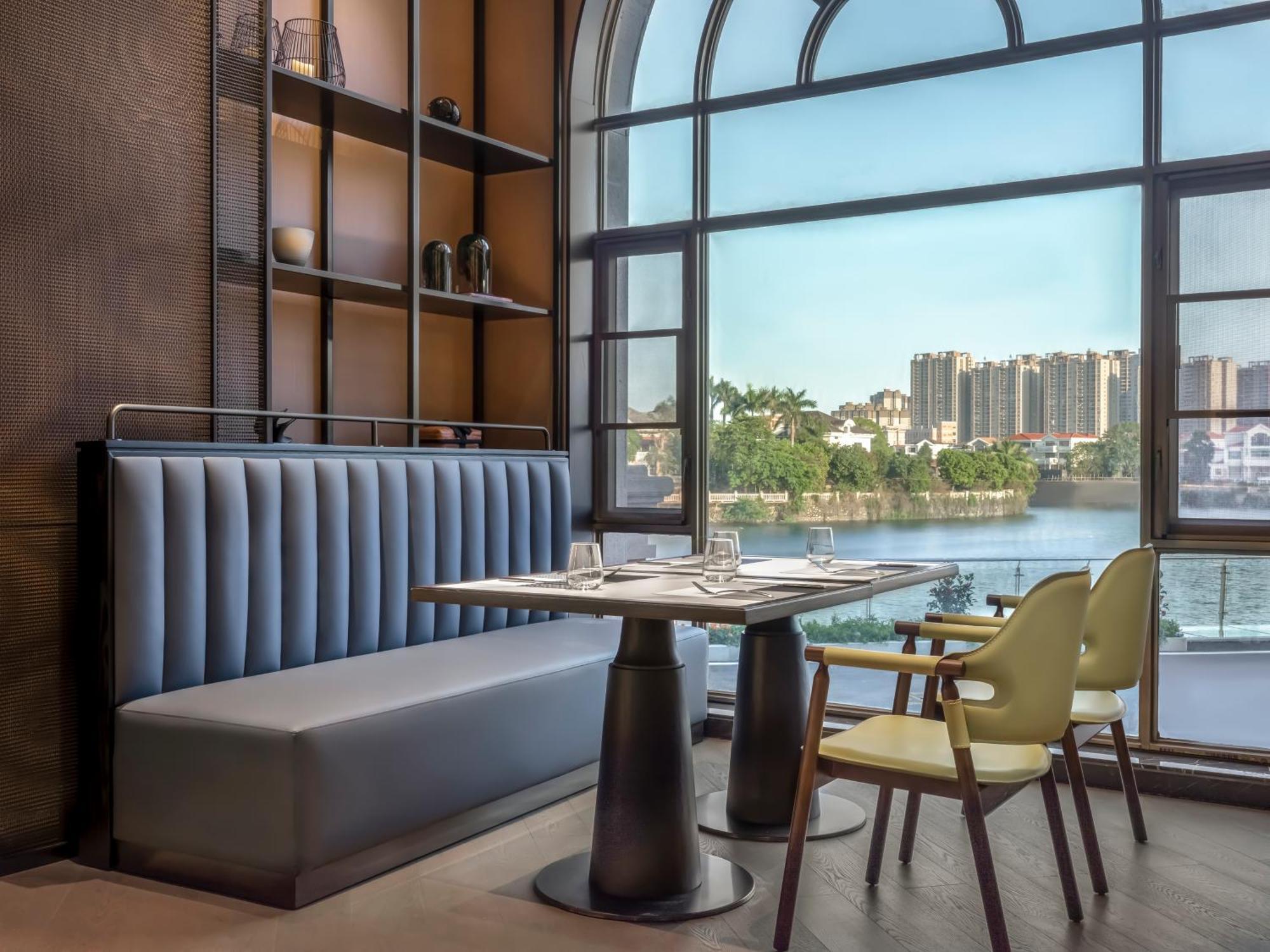 Four Points By Sheraton Yangjiang City Center Bagian luar foto